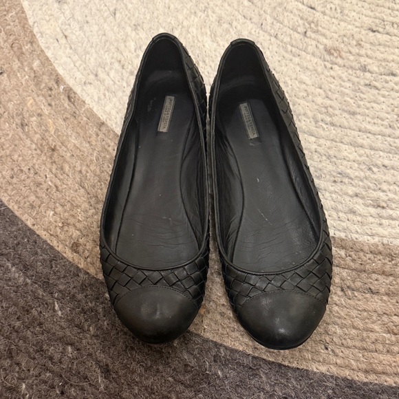 Bottega Veneta Black Woven cap toe Flats size 40 - Picture 1 of 5